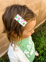 Pink Shamrock Snaps